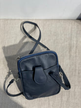 Lataa kuva Galleria-katseluun, Kännykkä laukku