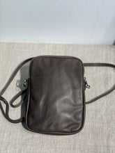 Lataa kuva Galleria-katseluun, Kännykkä laukku