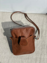 Lataa kuva Galleria-katseluun, Kännykkä laukku