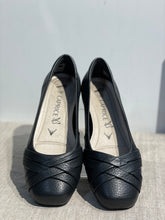 Lataa kuva Galleria-katseluun, Caprice Peurannahka Ballerina