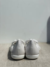 Lataa kuva Galleria-katseluun, Caprice Peurannahka Ballerina