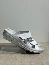 Lataa kuva Galleria-katseluun, Batz Valkoinen