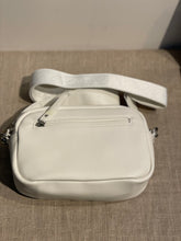 Lataa kuva Galleria-katseluun, Kamera laukku valkoinen