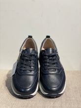 Lataa kuva Galleria-katseluun, Caprice Tumman Siniset Peurannahka Kävelykengät