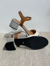 Lataa kuva Galleria-katseluun, Tamaris sandaali bronze comb