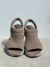Lataa kuva Galleria-katseluun, Skechers Sandaalit mocca