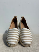 Lataa kuva Galleria-katseluun, Tamaris Tan Comb espadrillot