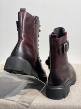 Lataa kuva Galleria-katseluun, Remonte D1W82-35