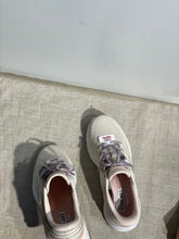Lataa kuva Galleria-katseluun, Skechers naisten beige lenkkarit
