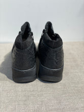 Lataa kuva Galleria-katseluun, Nahkanilkkurit