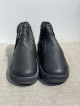 Lataa kuva Galleria-katseluun, Nahkanilkkurit