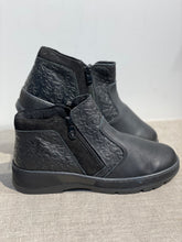 Lataa kuva Galleria-katseluun, Nahkanilkkurit