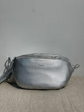 Lataa kuva Galleria-katseluun, Gabor hopea pieni laukku