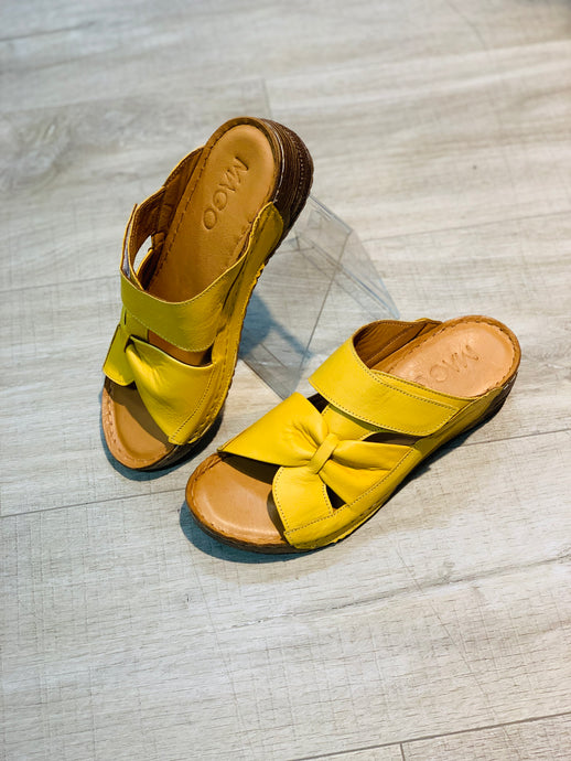 Mago keltaiset sandaalit