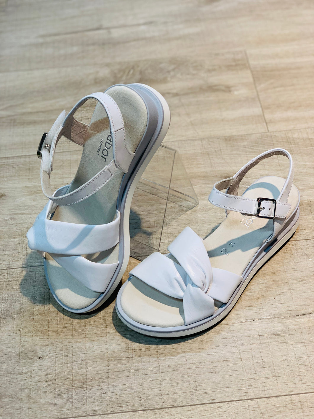 Gabor, valkoiset sandaalit