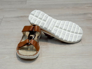 Ara, solkikoristeinen sandaali