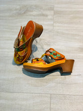 Lataa kuva Galleria-katseluun, Laura vita,oranssit sandaalit